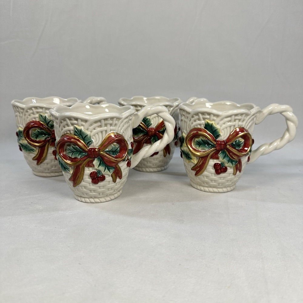 Fitz and Floyd Essentials Christmas Holiday Wreath Mug Set Of 4